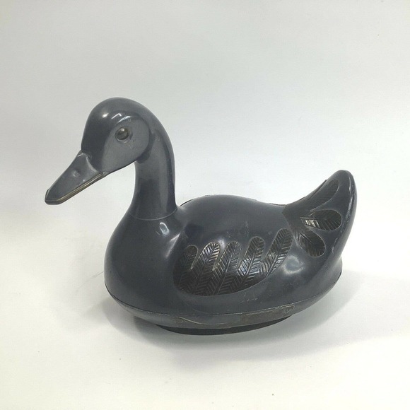 VINTAGE Duck Trinket Dish Pewter‎ Brass feathers Box Metalware Hong Kong Heavy - Picture 1 of 7